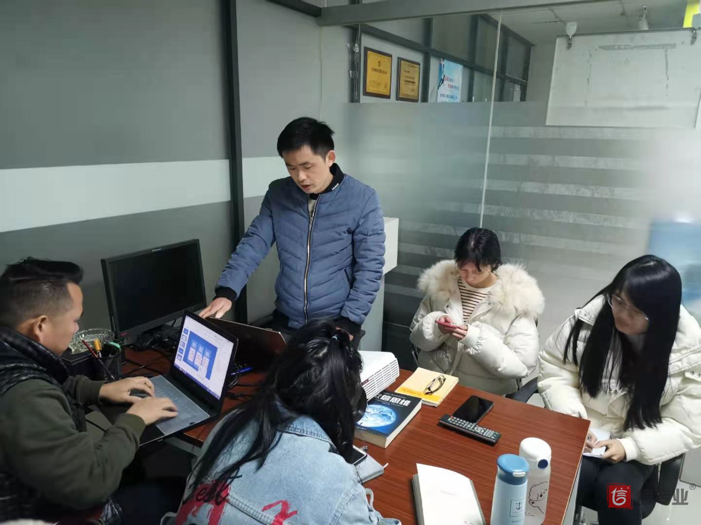 信專業(yè)2020年12月工作總結(jié)會議